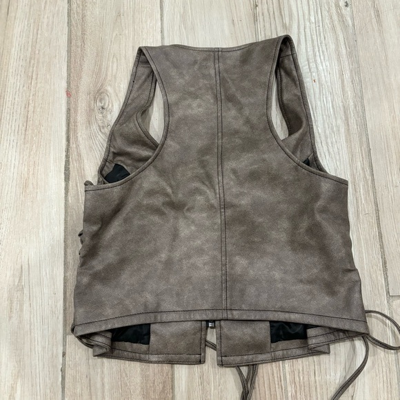 lace up vest - Picture 4 of 7